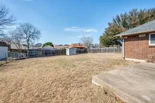 3657 Village Green Dr, Grand Prairie, TX 75052 - Photo 25