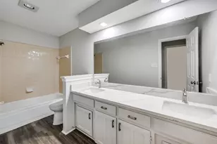 3657 Village Green Dr, Grand Prairie, TX 75052 - Photo 23