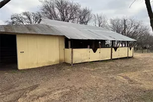 12295 Jackson Rd, Krum, TX 76249 - Photo 33