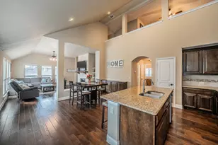 509 Anthony St, Crowley, TX 76036 - Photo 9