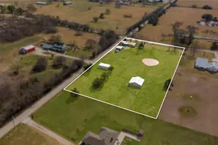 9213 Wilson Rd, Pilot Point, TX 76258 - Photo 3