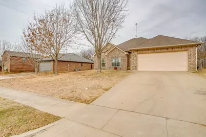 707 Brandt Street, Grandview, TX 76050 - Photo 3