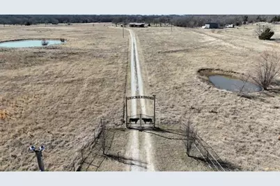 994 County Road 3925, Wolfe City, TX 75496 - Photo 7