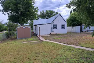 406 N 6th St, Ballinger, TX 76821 - Photo 11
