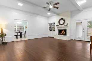 1915 Chesham Dr, Carrollton, TX 75007 - Photo 5