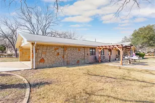 108 S Harkey St, San Saba, TX 76877 - Photo 5