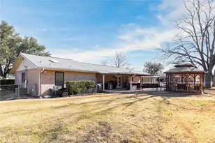 108 S Harkey St, San Saba, TX 76877 - Photo 11