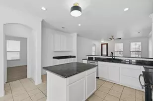 924 Charleston Ln, Savannah, TX 76227 - Photo 13