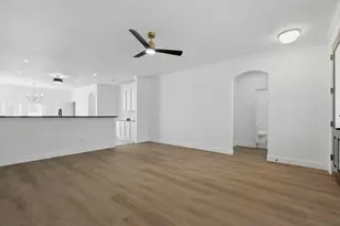 924 Charleston Ln, Savannah, TX 76227 - Photo 9