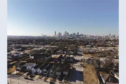 2632 Pennsylvania Avenue, Dallas, TX 75215 - Photo 3