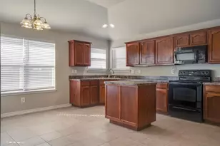 9221 Marilyn Dr, White Settlement, TX 76108 - Photo 9