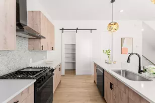 2015 N Prairie Ave, Dallas, TX 75204 - Photo 7