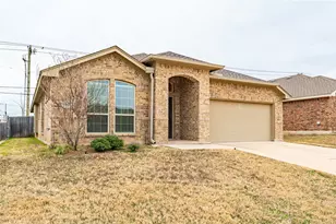 145 Wilson Cliff Dr, White Settlement, TX 76108 - Photo 3