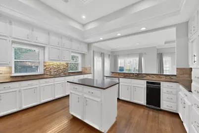 2648 Brookside Drive, Irving, TX 75063 - Photo 11