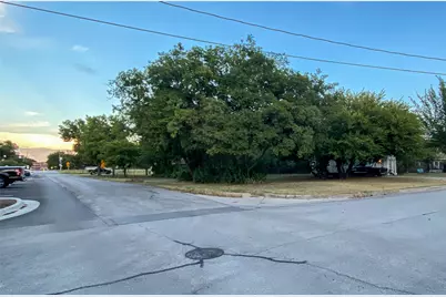 225 S Wilson Street, Burleson, TX 76028 - Photo 5