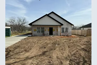 1415 Cloverleaf Road, Bellmead, TX 76705 - Photo 1