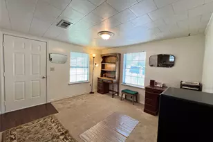 104 E Little St, Hamilton, TX 76531 - Photo 5