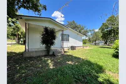 104 E Little Street, Hamilton, TX 76531 - Photo 3