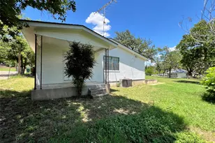 104 E Little St, Hamilton, TX 76531 - Photo 3