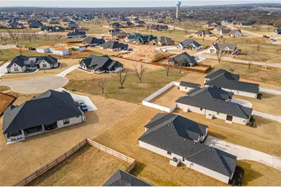 110 Hazlewood Court, Granbury, TX 76049 - Photo 3