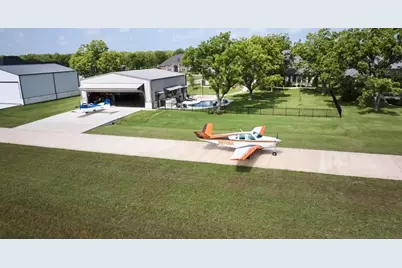 110 Hazlewood Court, Granbury, TX 76049 - Photo 7