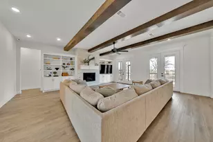 520 Bonnards Peak Rd, Burleson, TX 76028 - Photo 13