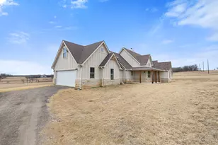 476 Silverleaf Dr, Sunset, TX 76270 - Photo 1