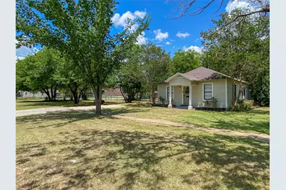 229 S Wilson Street, Burleson, TX 76028 - Photo 7