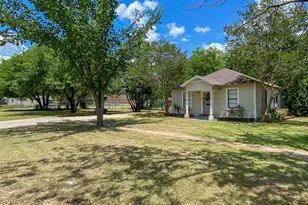 229 S Wilson St, Burleson, TX 76028 - Photo 7