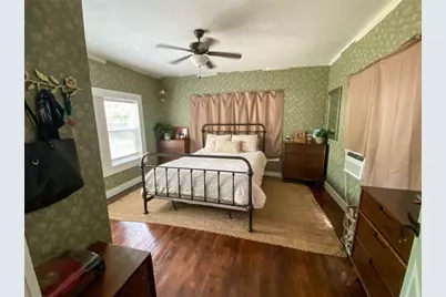 229 S Wilson Street, Burleson, TX 76028 - Photo 13