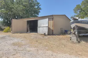 1134 Ladybird Ln, Reno, TX 76020 - Photo 5