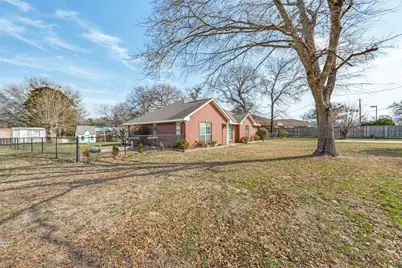 1511 Proctor Avenue, Mt Pleasant, TX 75455 - Photo 3