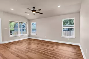 811 Branding Iron Trail, Granbury, TX 76049 - Photo 19