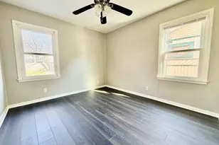 512 NW Lorna St, Burleson, TX 76028 - Photo 9