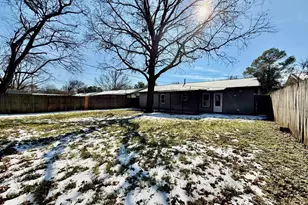 512 NW Lorna St, Burleson, TX 76028 - Photo 11