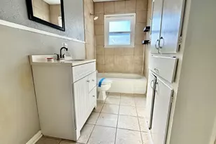 512 NW Lorna St, Burleson, TX 76028 - Photo 7