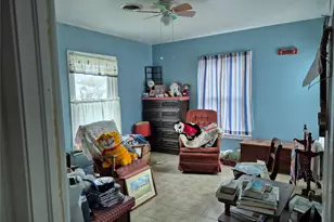 905 Sycamore Dr, Garland, TX 75041 - Photo 5