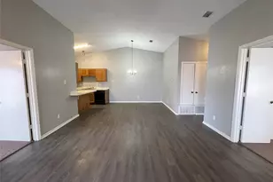 1722 Carrington Dr, Glenn Heights, TX 75154 - Photo 5