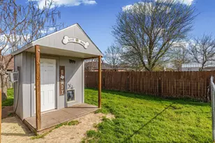 2200 Mangum St, Commerce, TX 75428 - Photo 33