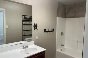 604 Shady Grove Dr, Granbury, TX 76049 - Photo 17