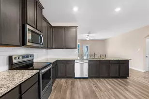 1013 McDonald Dr, Crowley, TX 76036 - Photo 5