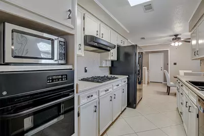 1910 New Castle Court, Arlington, TX 76013 - Photo 15