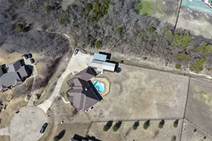 210 Walker Ct N, Waxahachie, TX 75167 - Photo 3