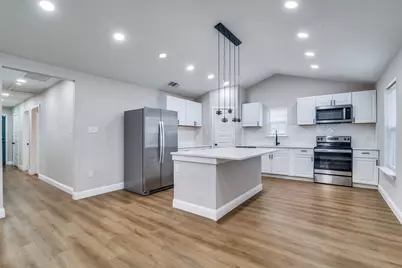 352 E Page Avenue, Dallas, TX 75203 - Photo 3