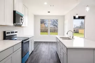 1111 Travis Ave, Alvarado, TX 76009 - Photo 13