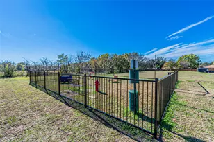 300 W Wintergreen Rd, DeSoto, TX 75115 - Photo 3