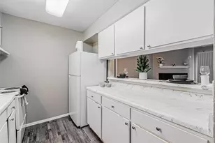 300 W Wintergreen Rd, DeSoto, TX 75115 - Photo 11