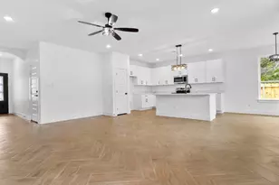 2518 Houston Dr, Granbury, TX 76048 - Photo 9