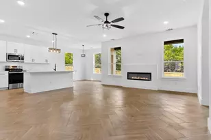 2518 Houston Dr, Granbury, TX 76048 - Photo 7