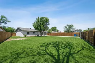 642 Botany Bay Dr, Dallas, TX 75211 - Photo 27